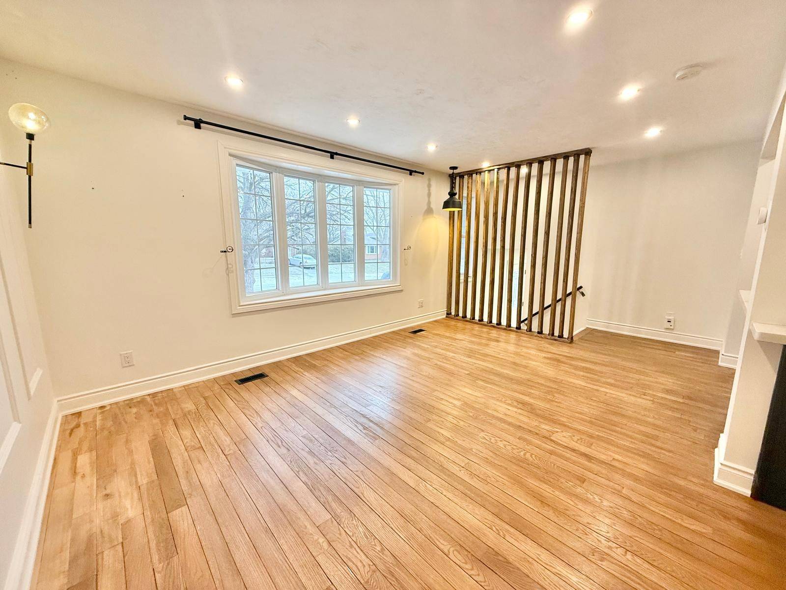 Waterloo, ON N1R 4R1,12 Foster CRES E #Main Unit