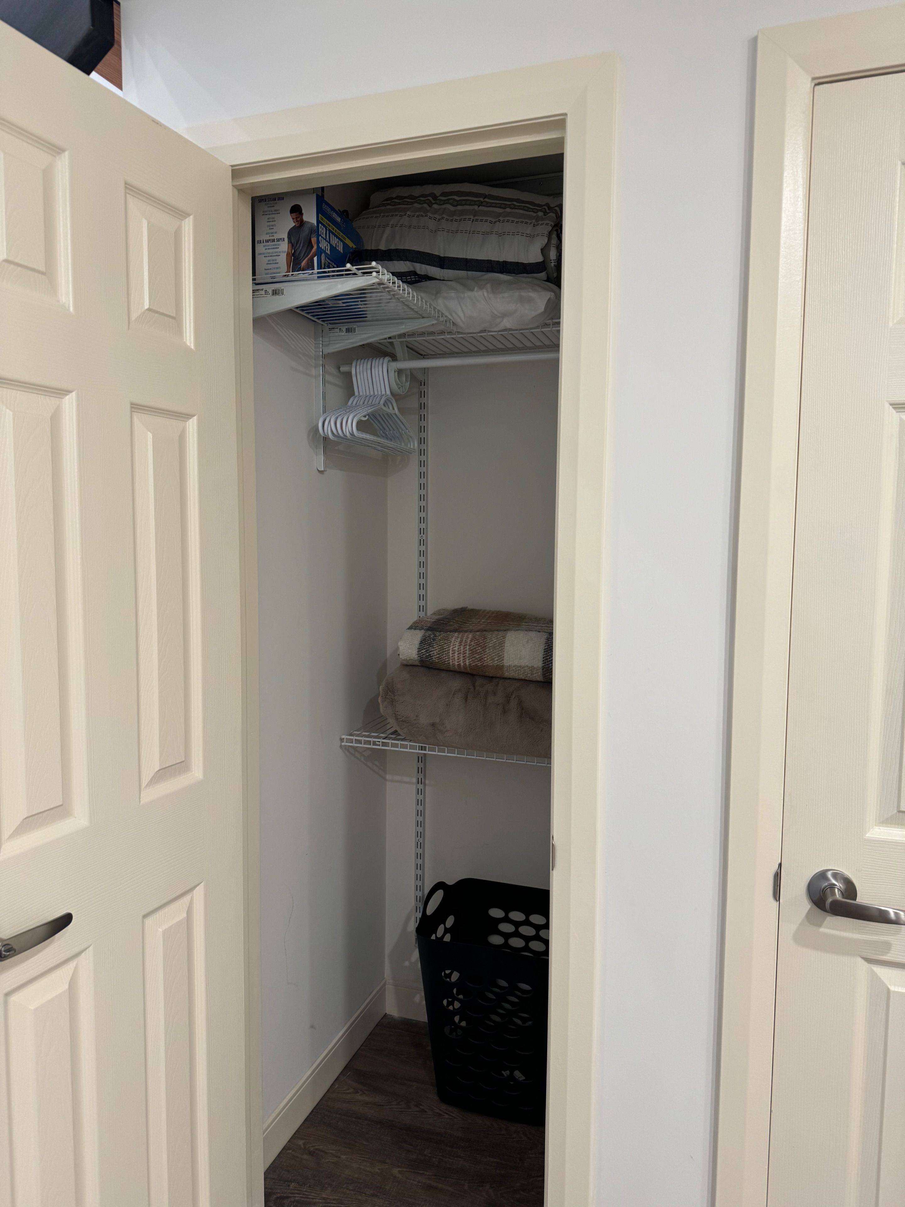 Belleville, ON K8N 2S9,135 Station ST #119