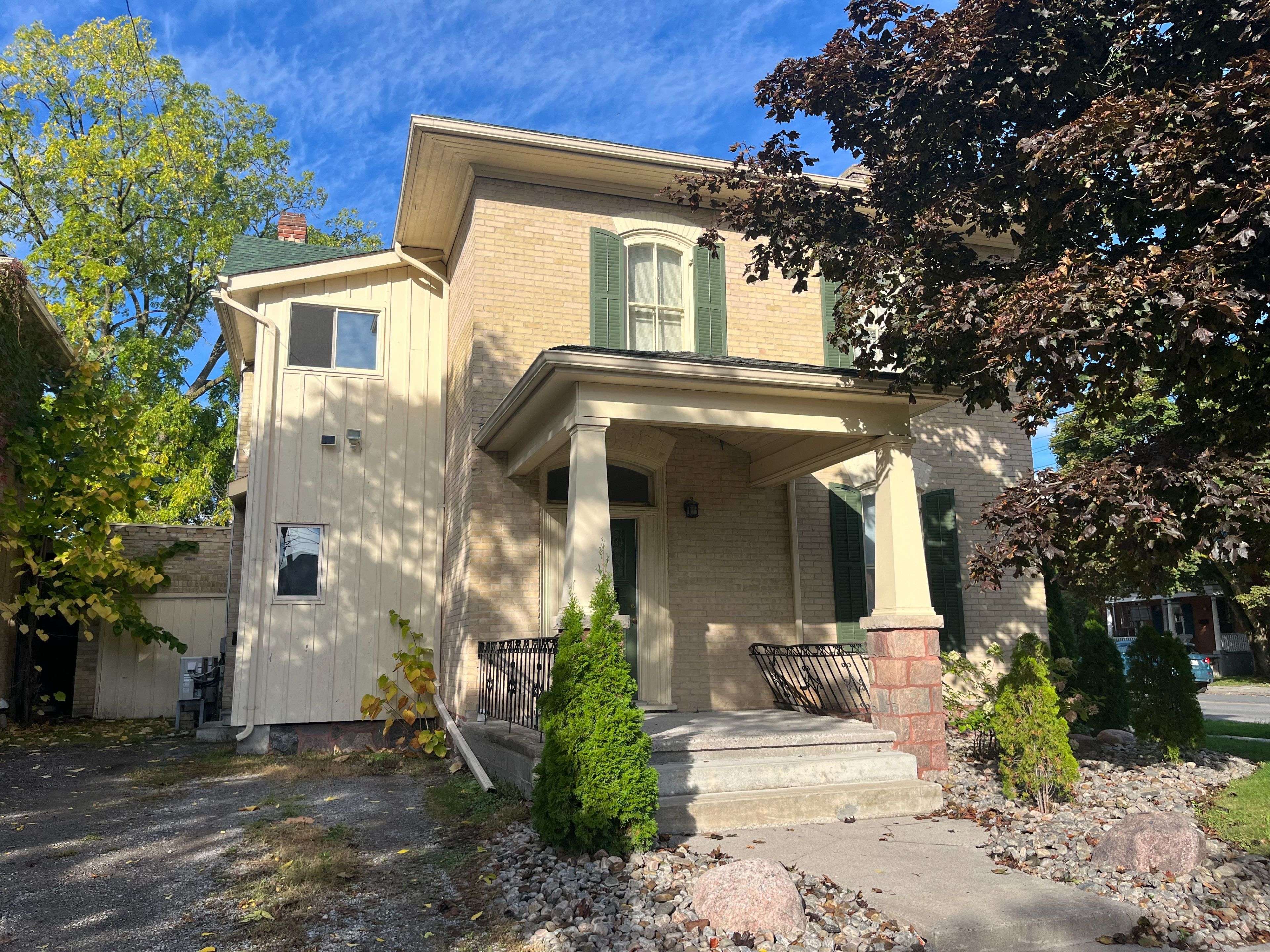 Peterborough, ON K9J 3P1,275 Rubidge ST #Upper