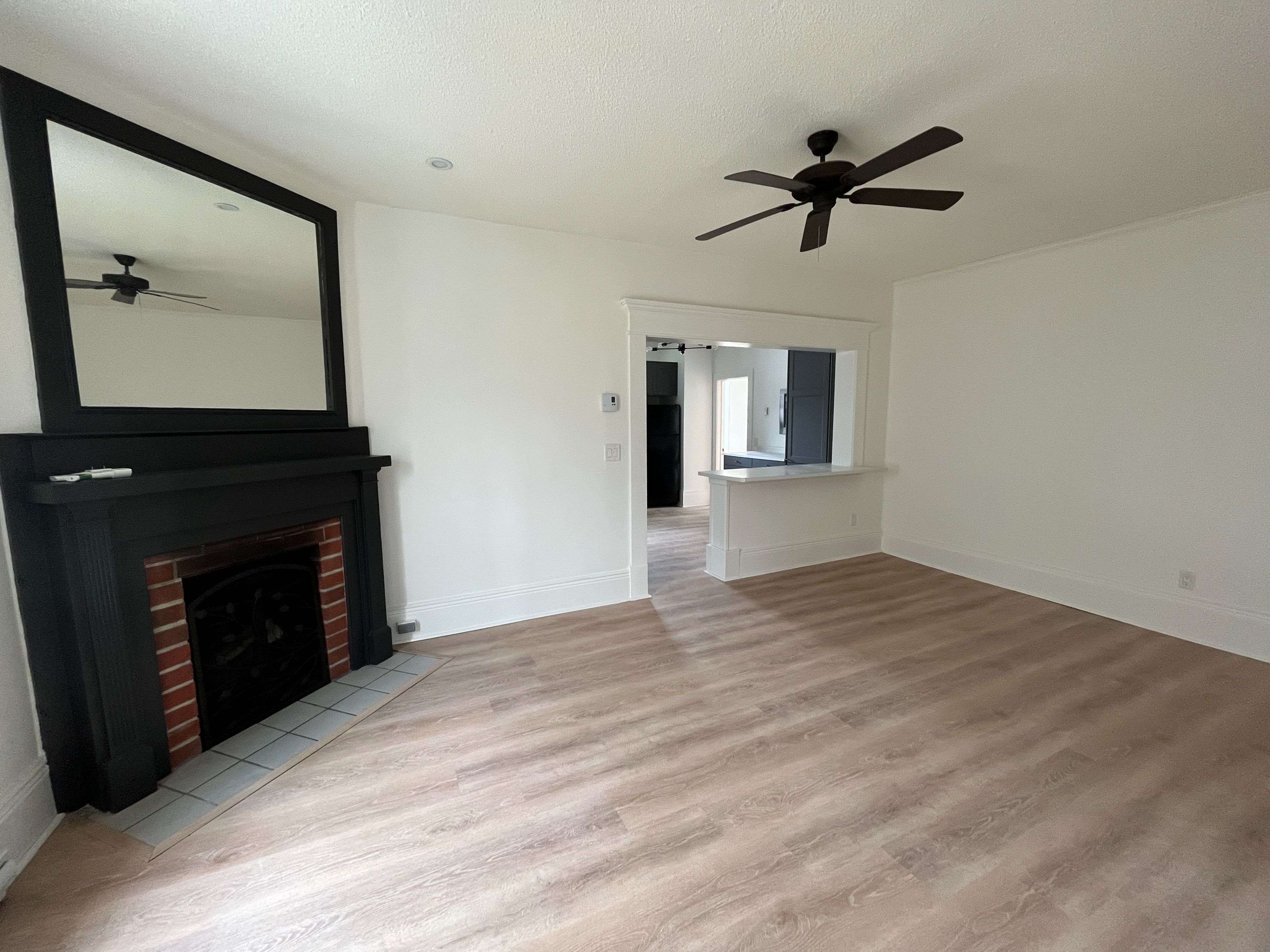 Peterborough, ON K9J 3P1,275 Rubidge ST #Upper