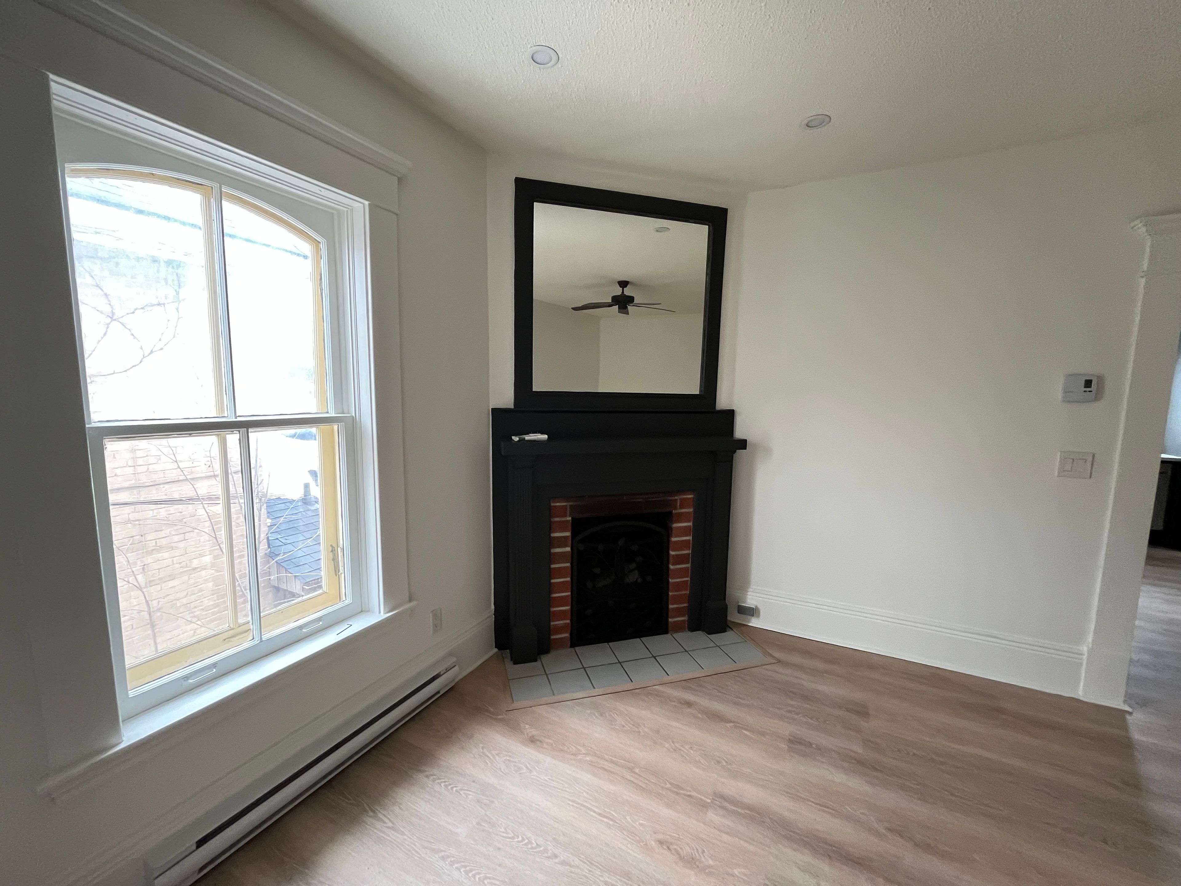 Peterborough, ON K9J 3P1,275 Rubidge ST #Upper