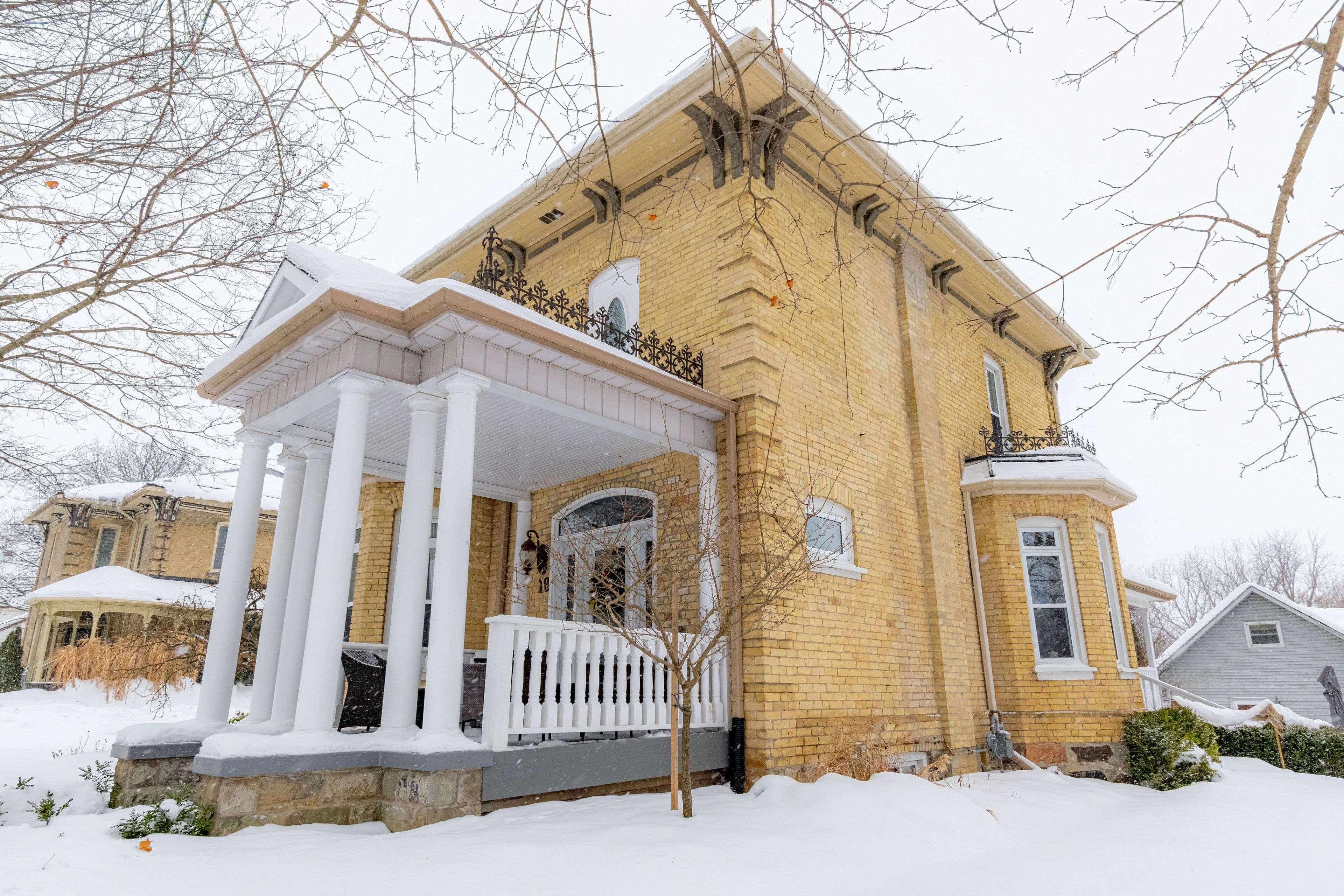 Norwich, ON N0J 1P0,18 Main ST E