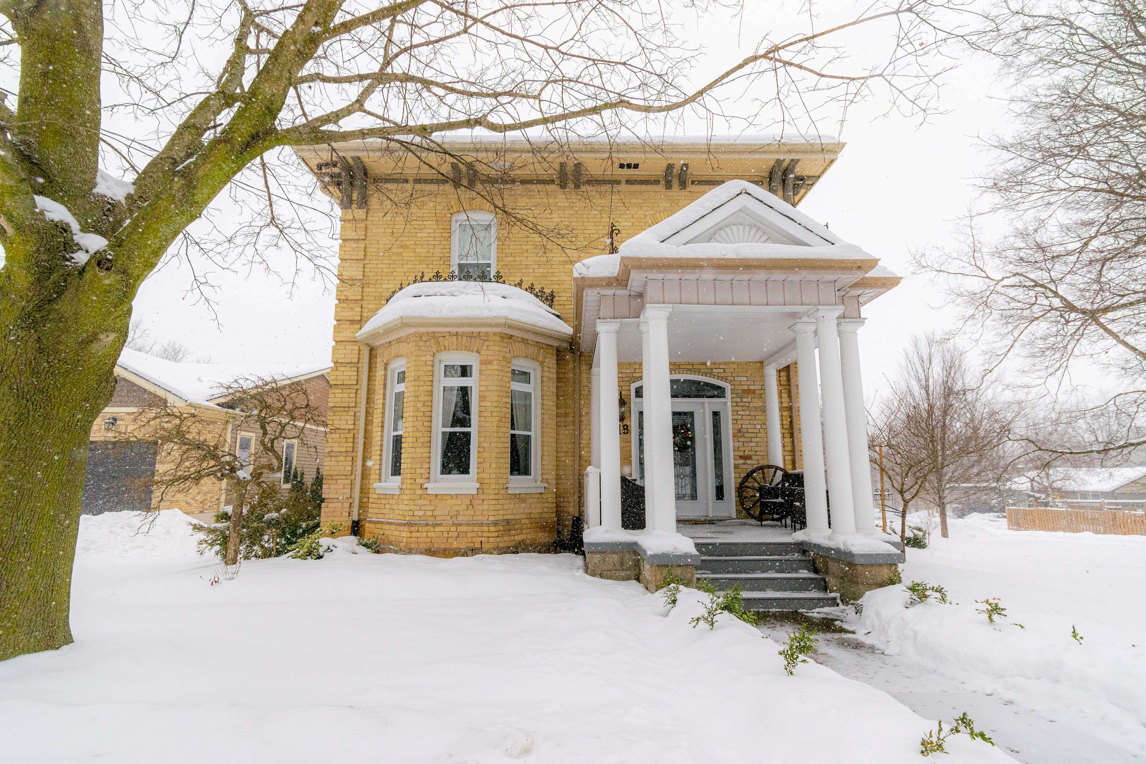 Norwich, ON N0J 1P0,18 Main ST E