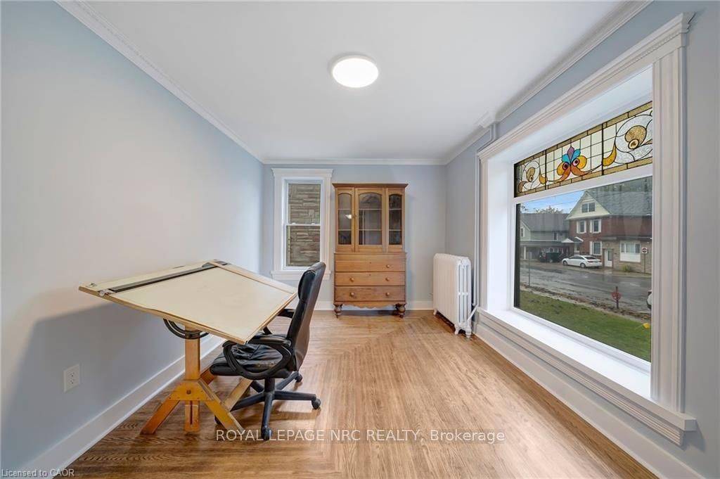 Welland, ON L3C 4Z8,115 West Main ST