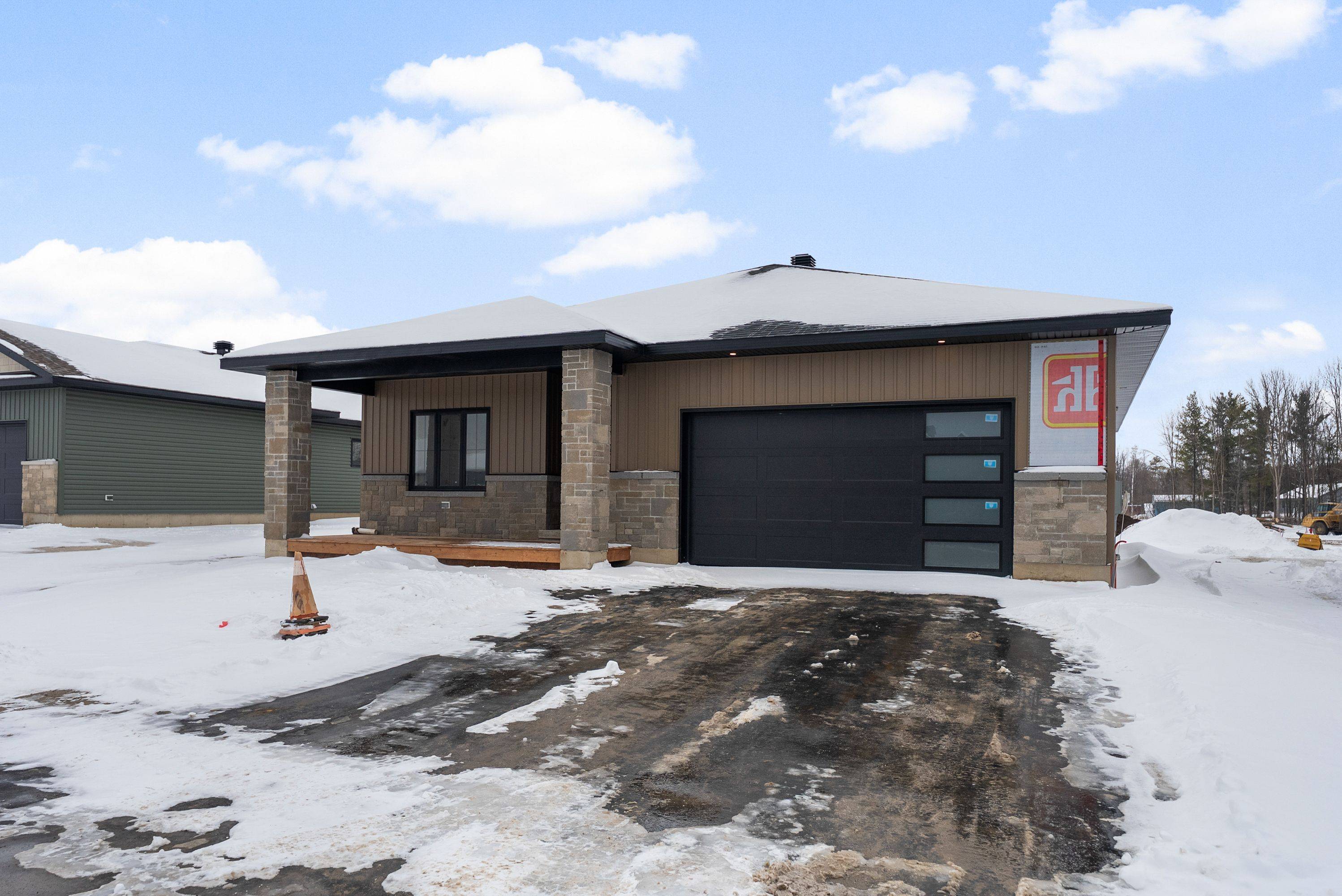 Whitewater Region, ON K0J 1K0,26 Bamagillia ST