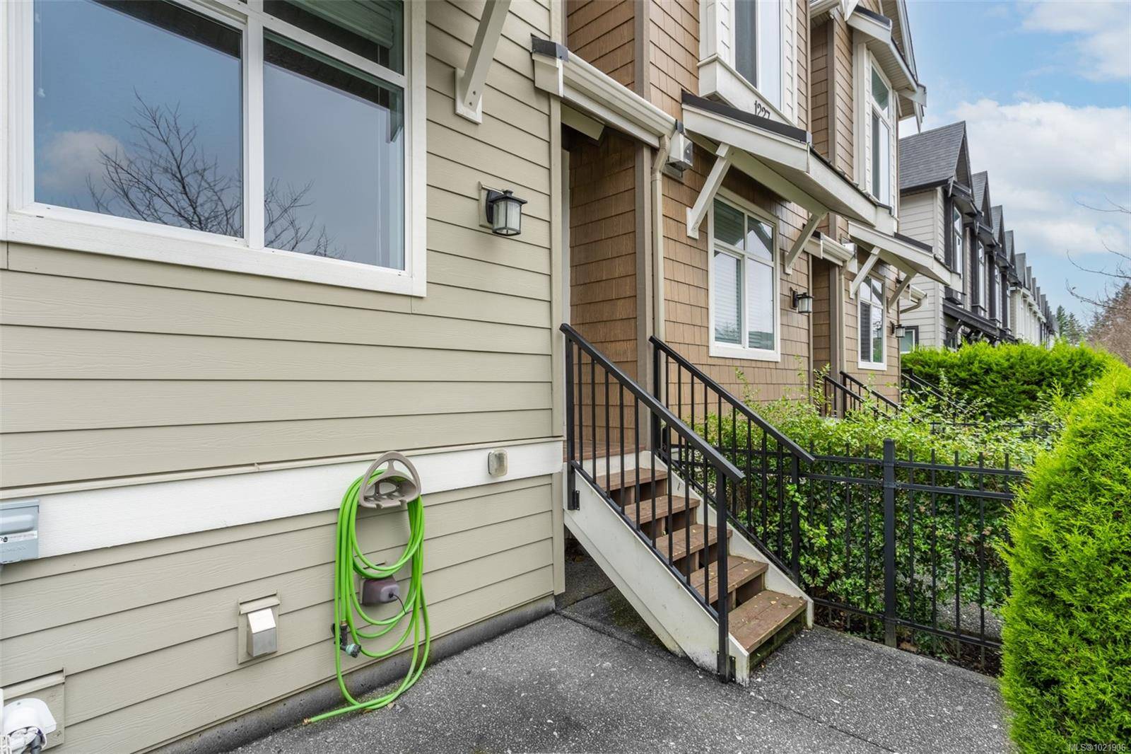 Langford, BC V9B 0T9,1225 Flint Ave