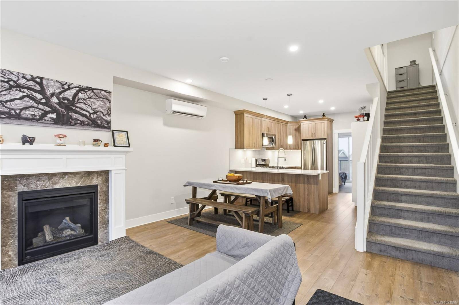 Langford, BC V9B 0T9,1225 Flint Ave