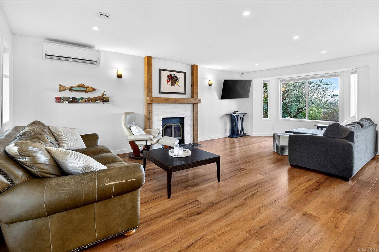 Saanich, BC V8N 3B1,3990 Bow Rd