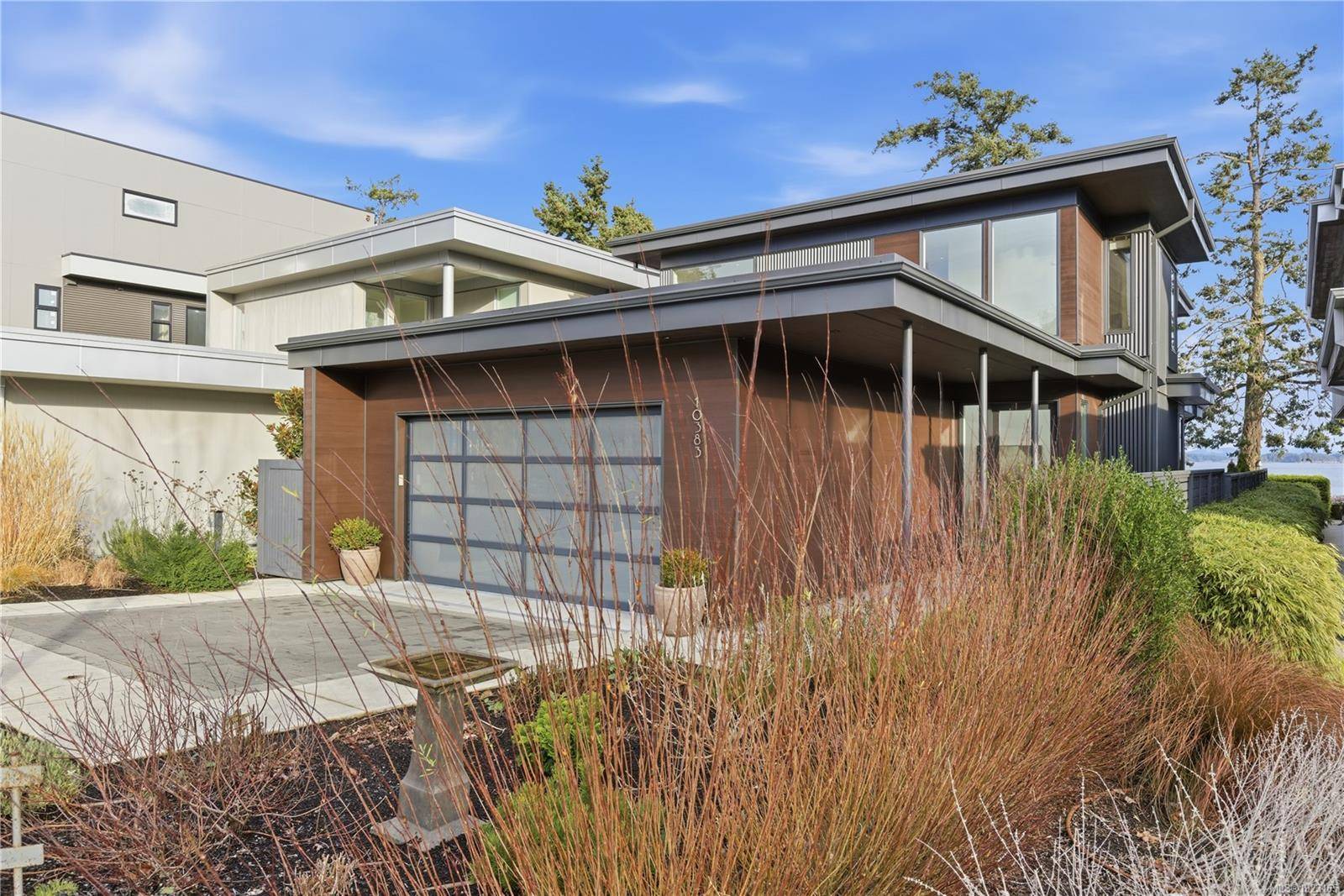 Sidney, BC V8L 2N8,10383 Allbay Rd