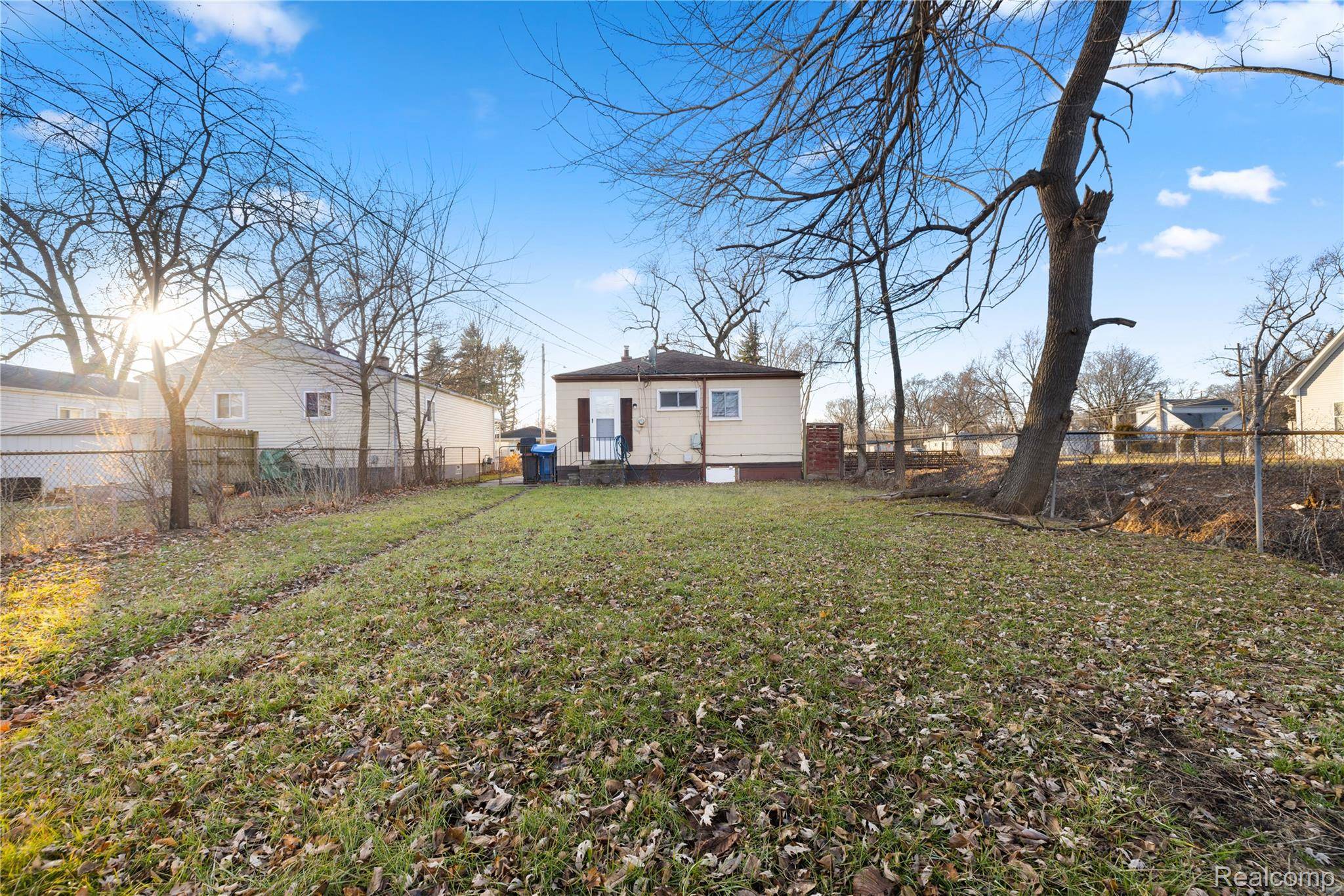 Dearborn Heights, MI 48125,5627 Gertrude ST