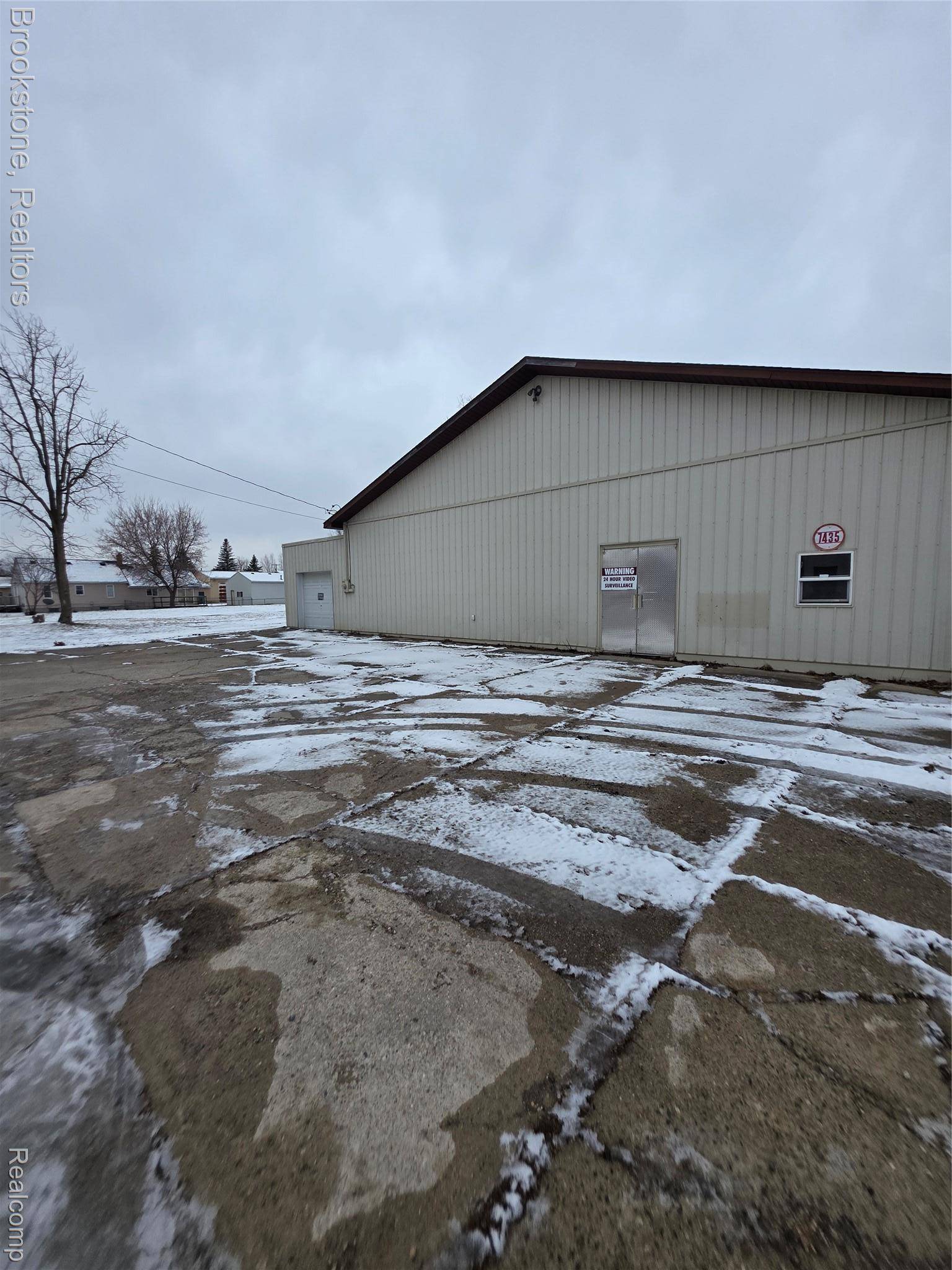 7435 N Dort HWY, Genesee Charter Township, MI 48458