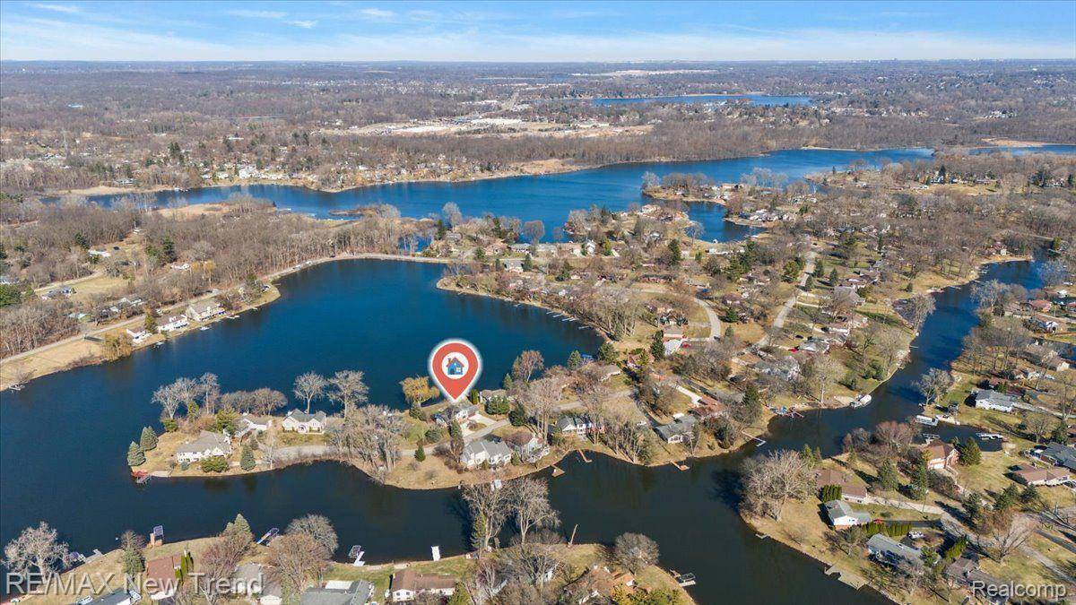 White Lake, MI 48383,7135 CAPRI DR