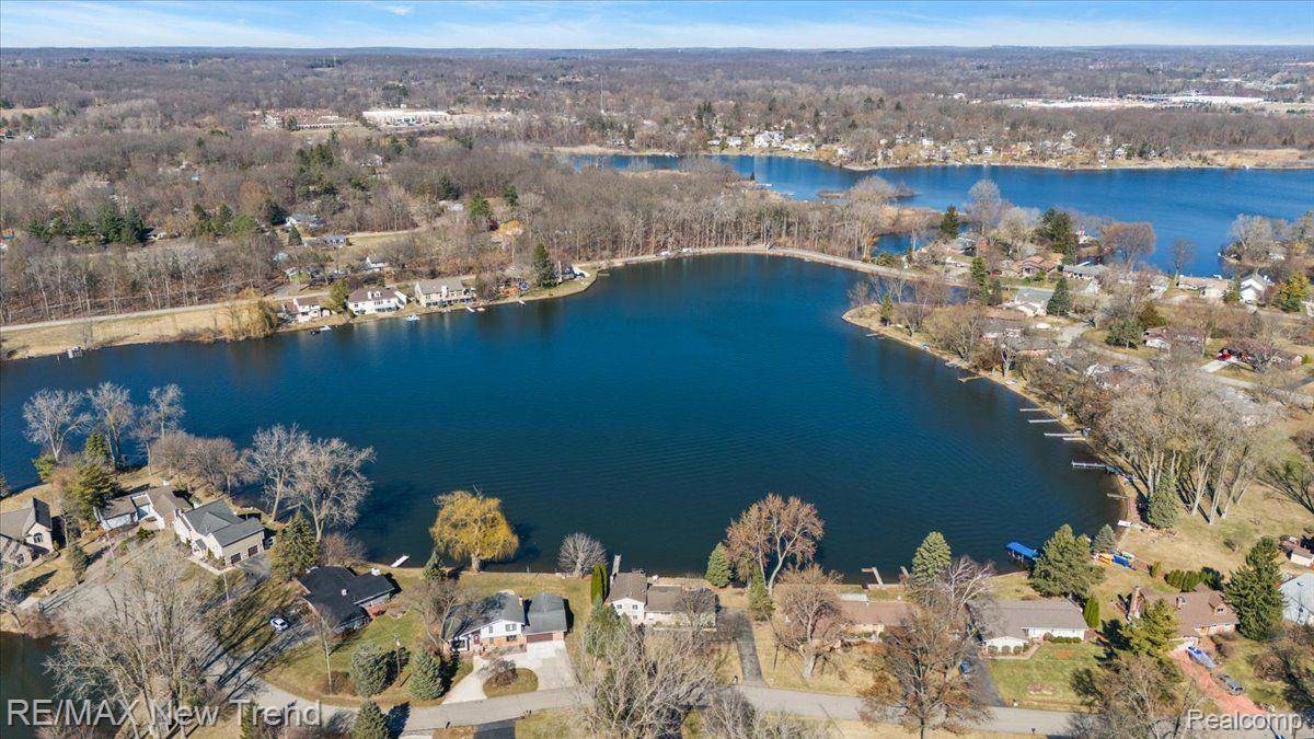 White Lake, MI 48383,7135 CAPRI DR