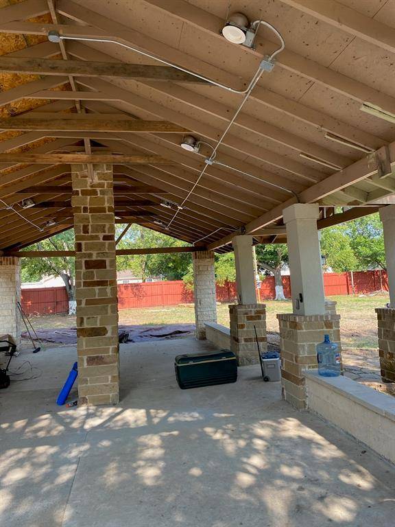 Fort Worth, TX 76103,825 S Hughes Avenue