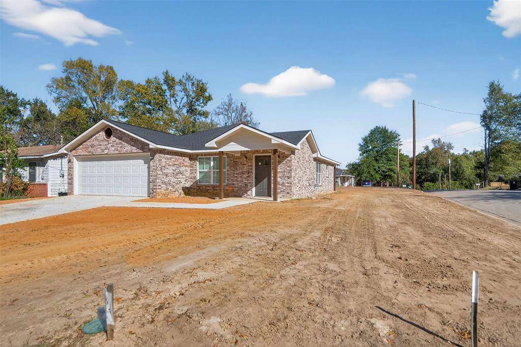 Tyler, TX 75701,926 S Academy Avenue