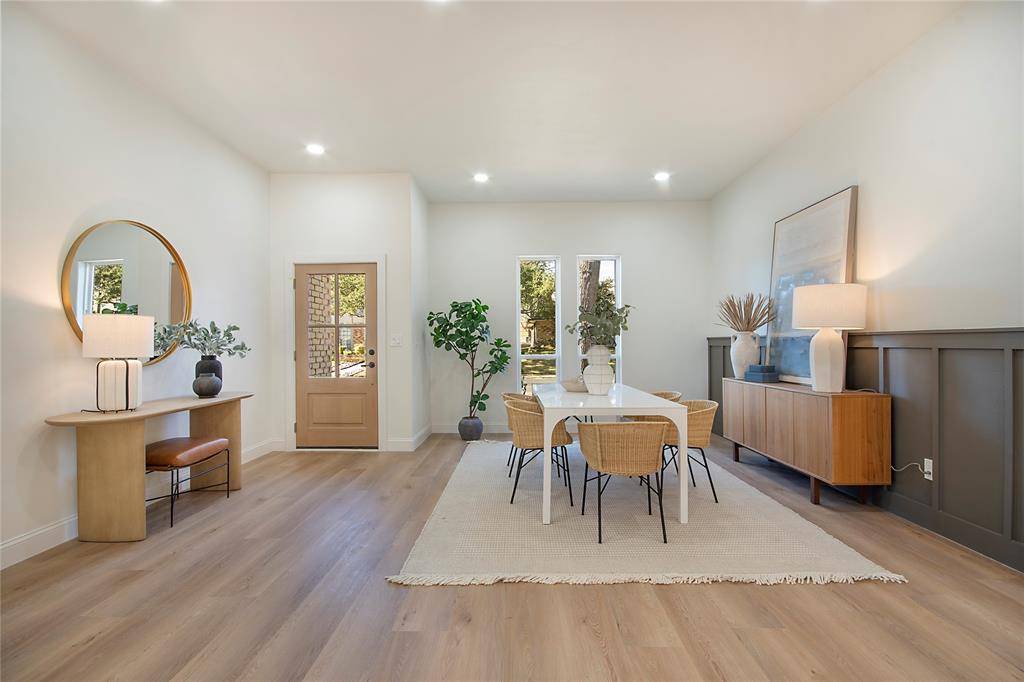 Dallas, TX 75231,7220 Claybrook Drive