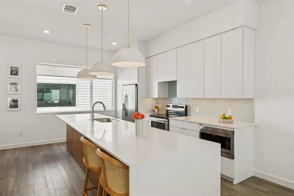 Dallas, TX 75206,5020 Bryan Street #303