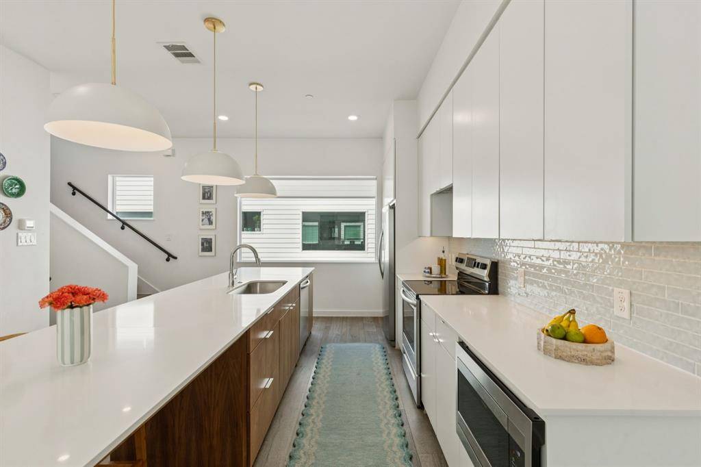 Dallas, TX 75206,5020 Bryan Street #303