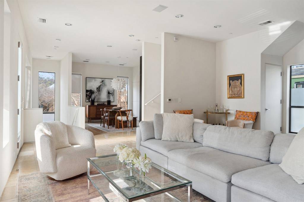 Dallas, TX 75204,4302 Deere Street #A