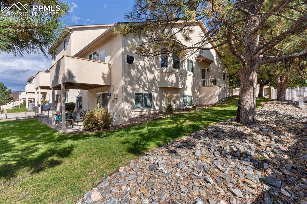 Colorado Springs, CO 80920,2066 Summerset DR