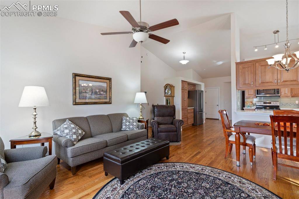 Colorado Springs, CO 80920,2066 Summerset DR