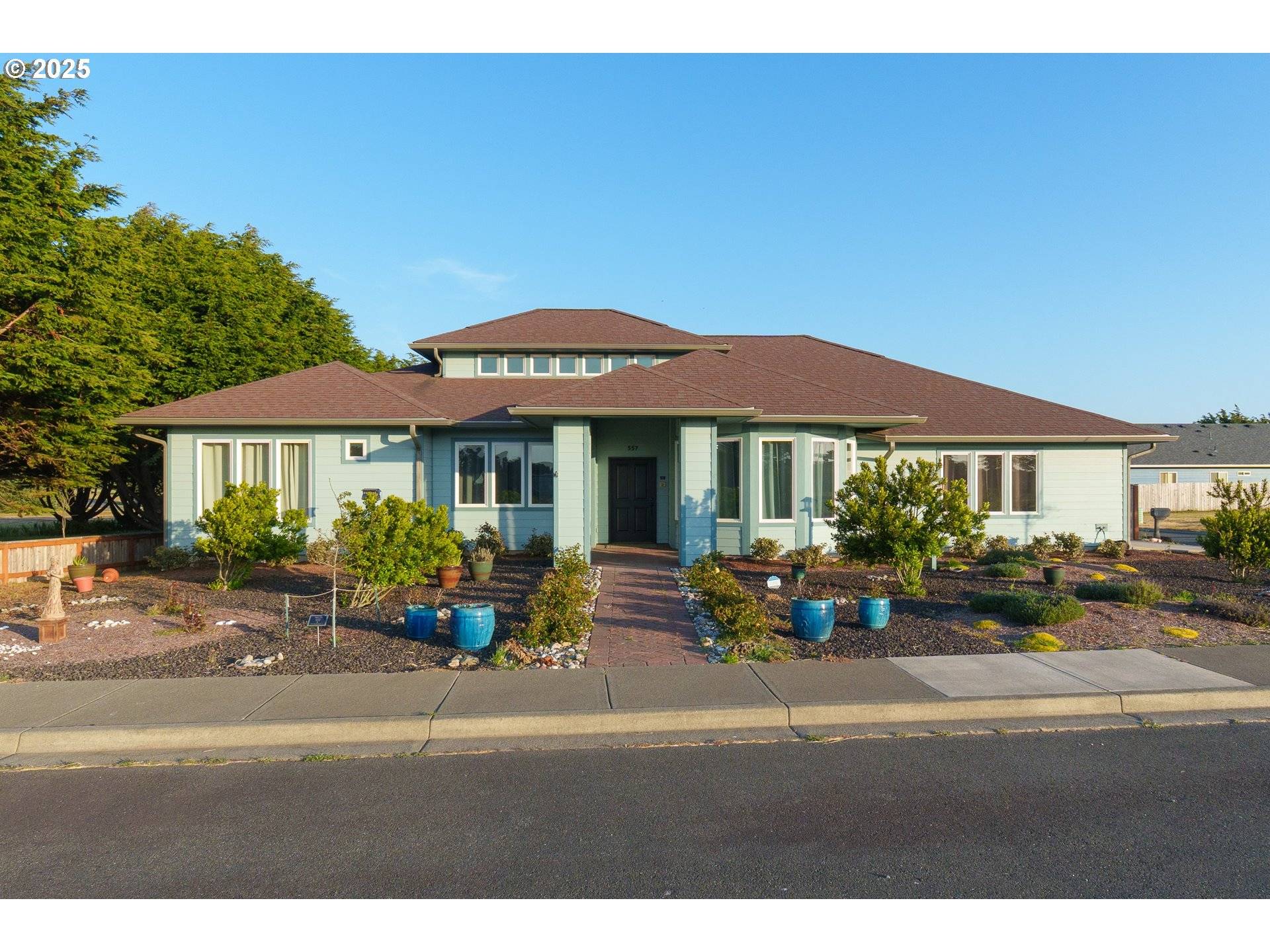 Bandon, OR 97411,557 Shearwater CIR