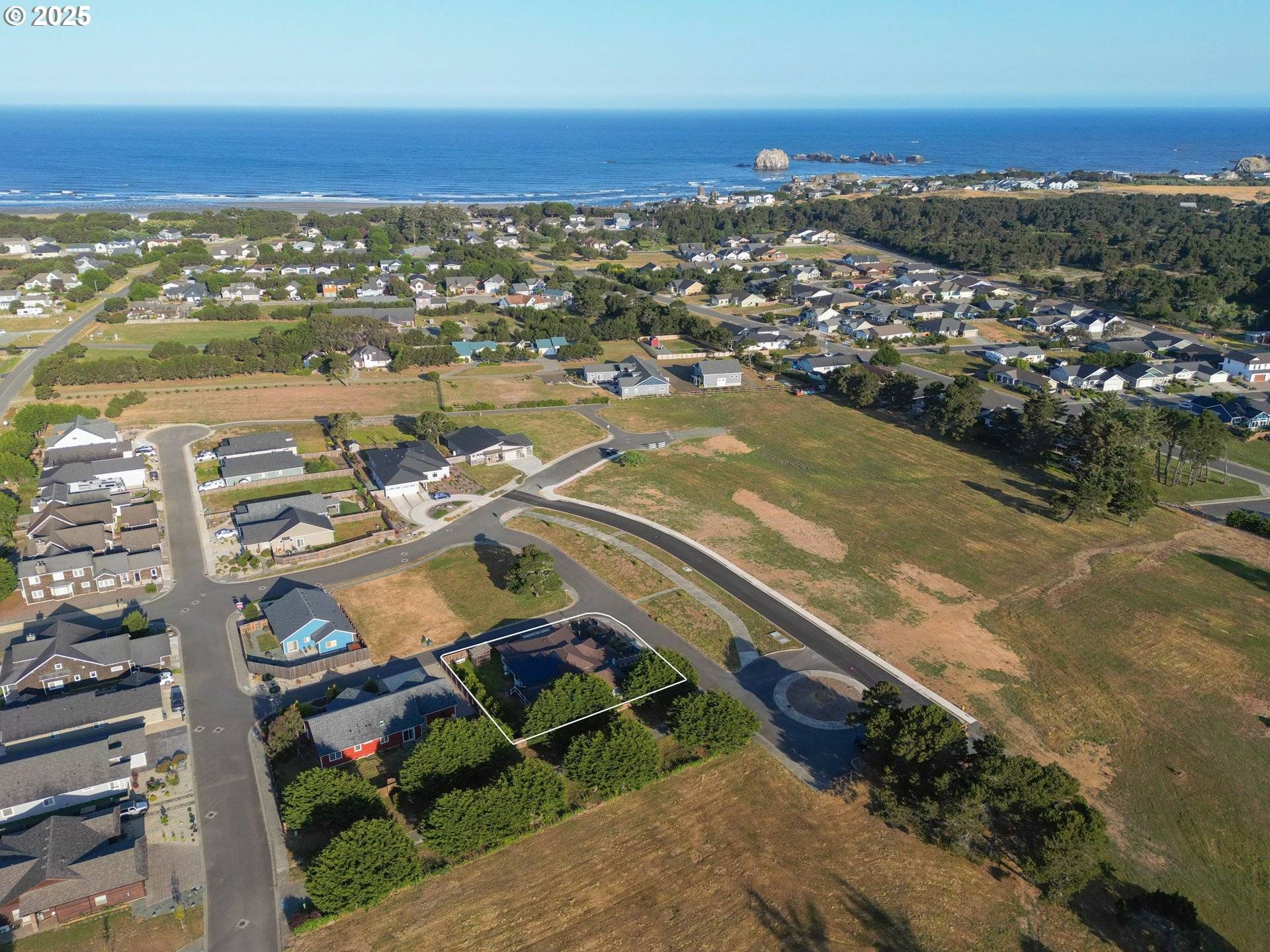 Bandon, OR 97411,557 Shearwater CIR