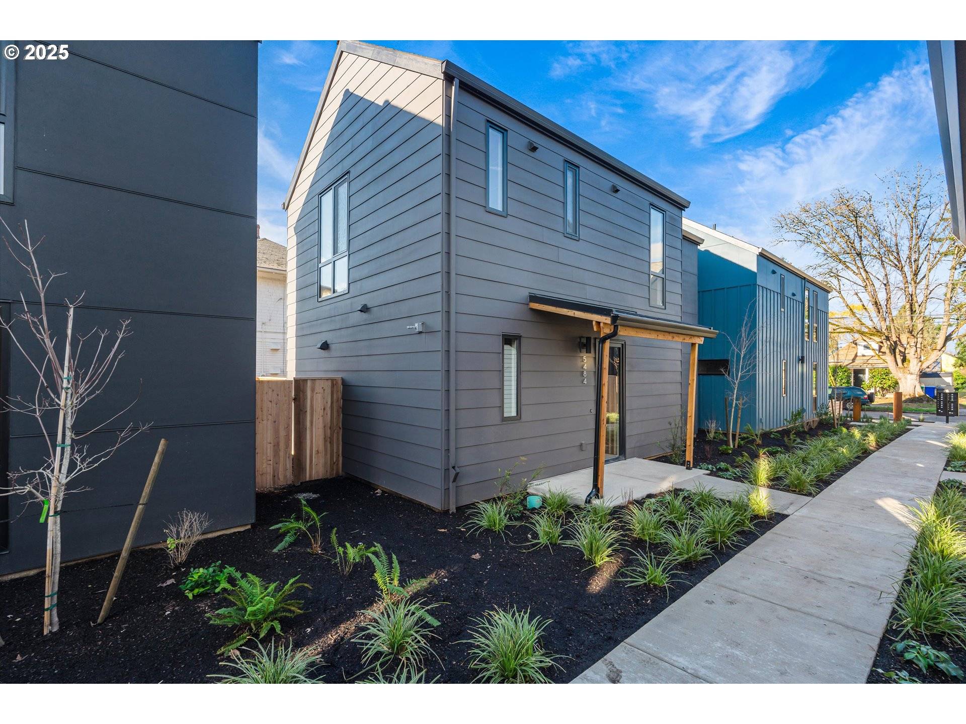 Portland, OR 97206,5484 SE Boise ST #8