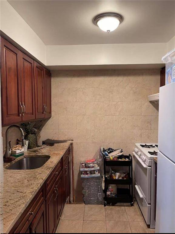 Bronx, NY 10460,947 East 181st ST