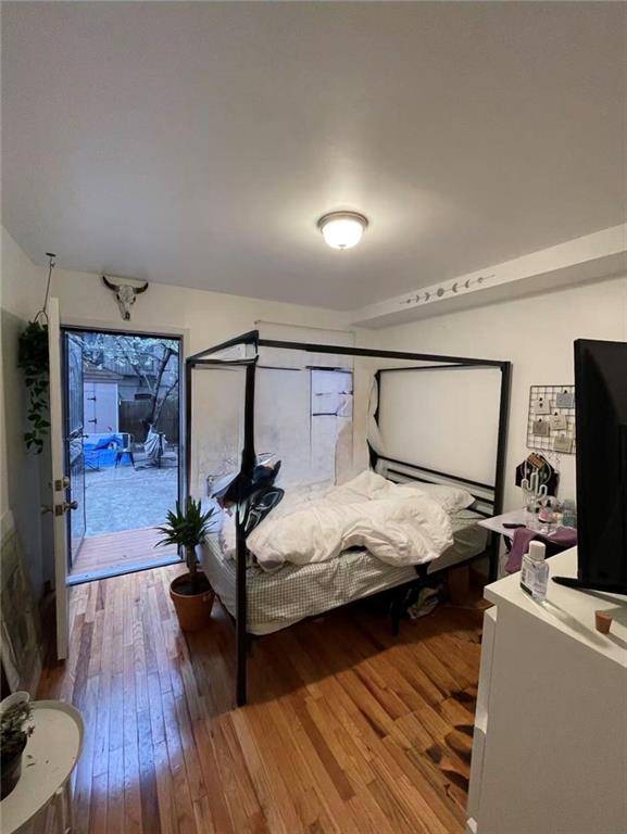 Bronx, NY 10460,947 East 181st ST