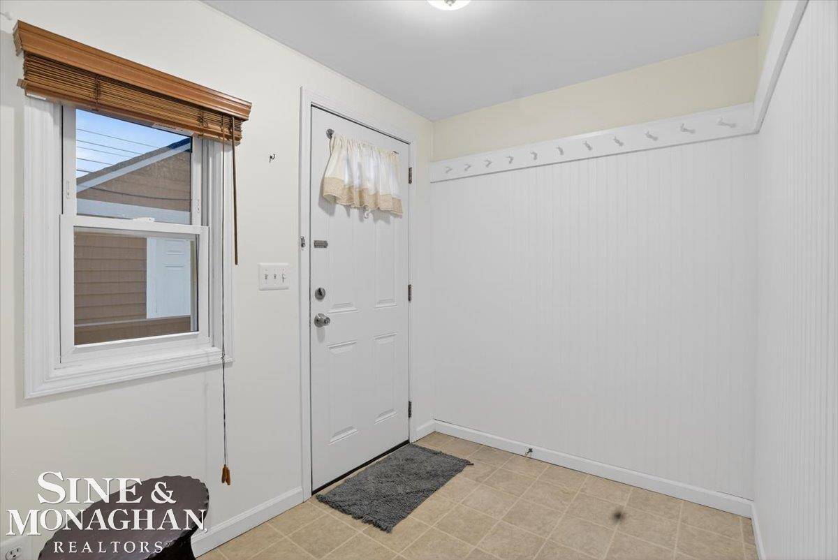 Saint Clair, MI 48079,1551 Oakland AVE