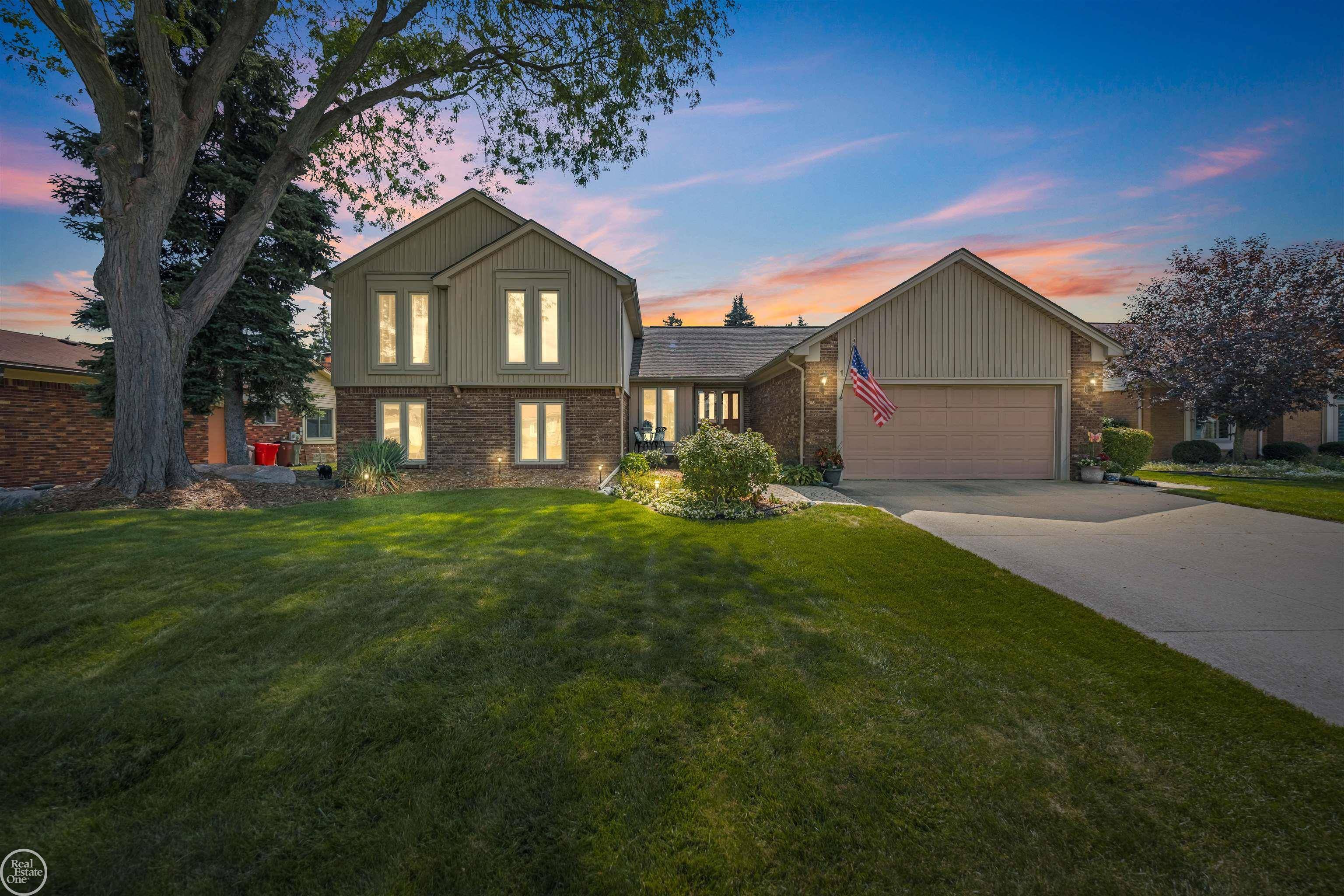 Clinton Township, MI 48038,15492 S Royal Doulton Blvd BLVD