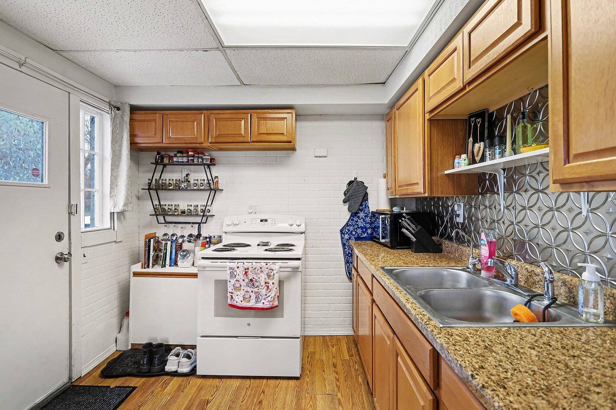 Battle Creek, MI 49015,68 Pleasant AVE