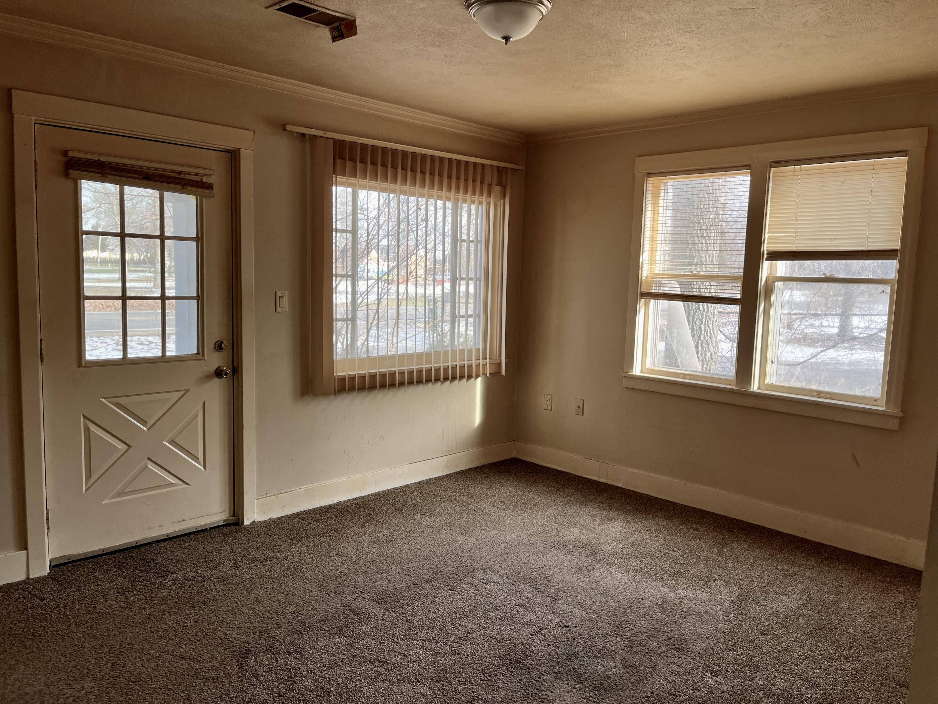 Grand Haven, MI 49417,14974 Groesbeck ST