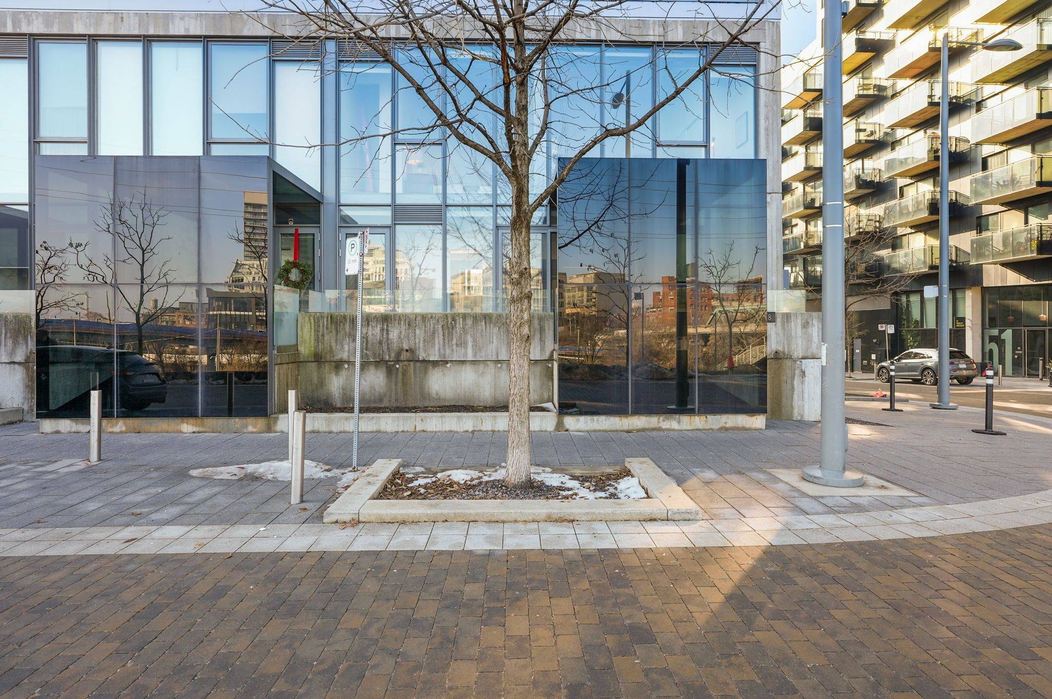 Toronto C08, ON M5A 0H4,32 Trolley CRES #201