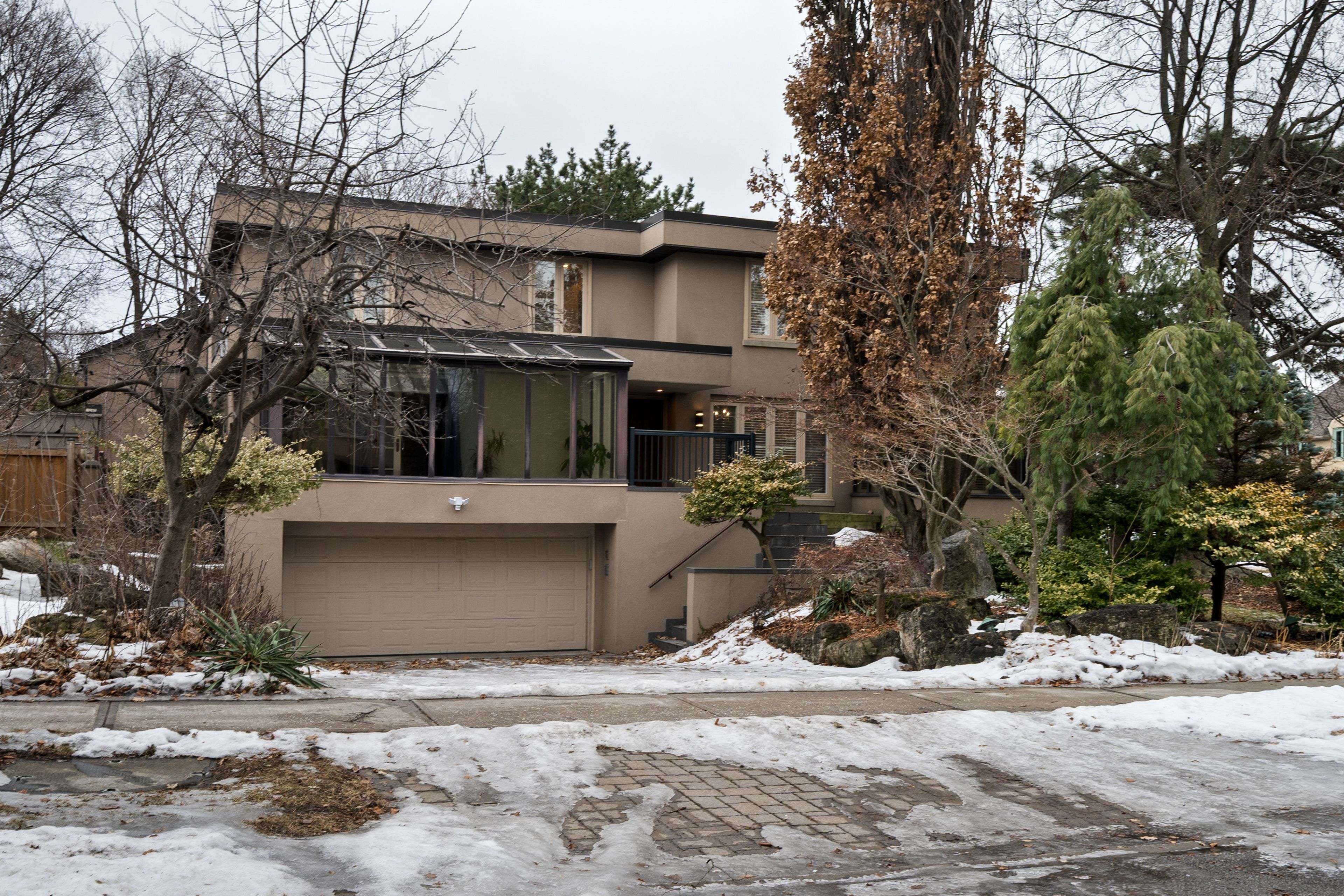 Toronto C13, ON M3B 3E5,1 Chipstead RD