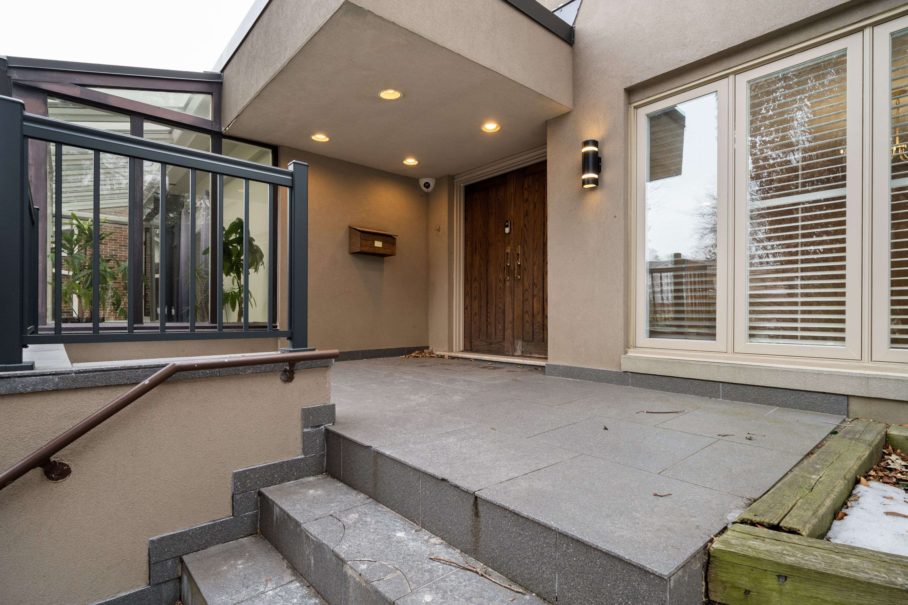 Toronto C13, ON M3B 3E5,1 Chipstead RD