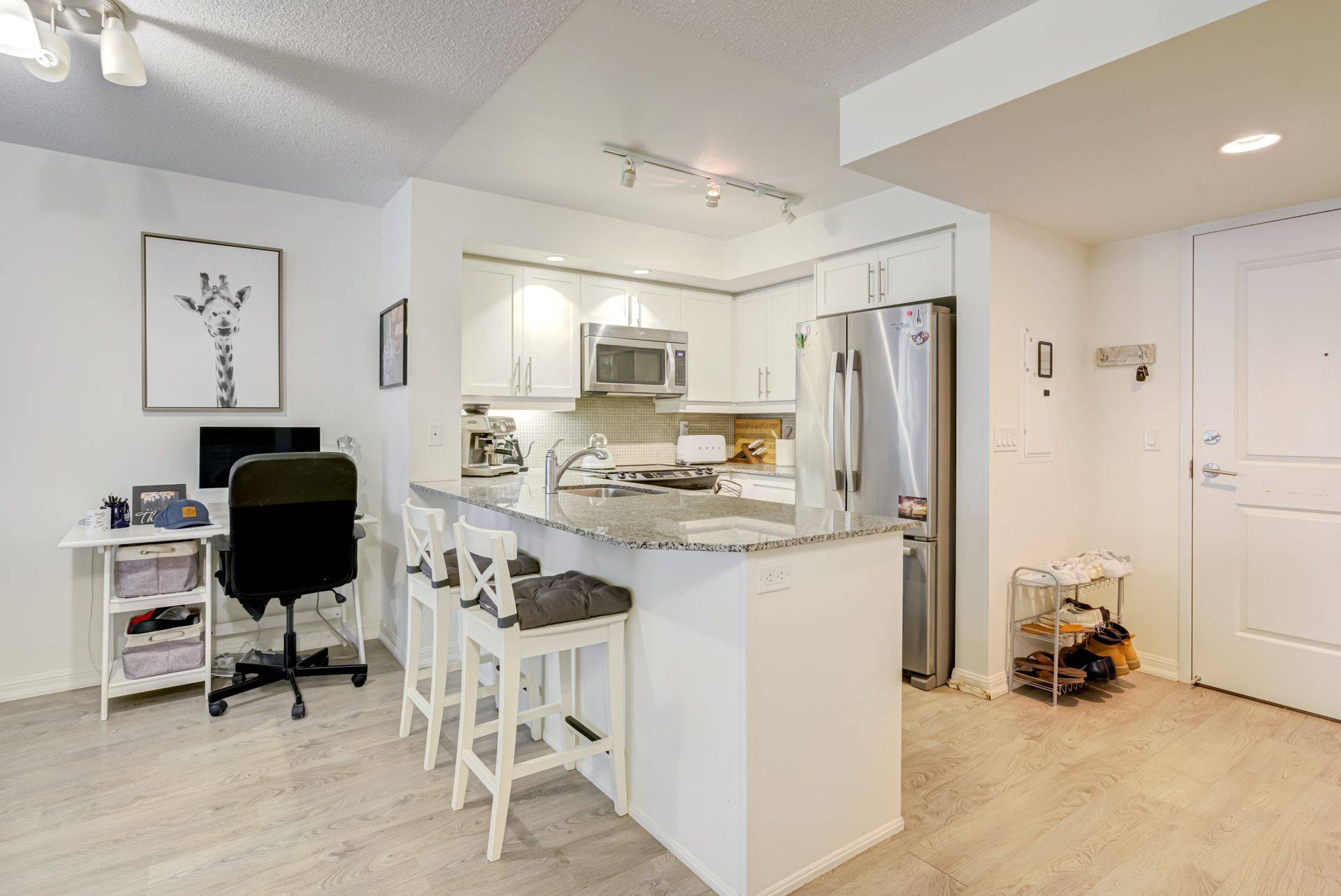 Toronto C01, ON M6K 3R4,85 East Liberty ST #511