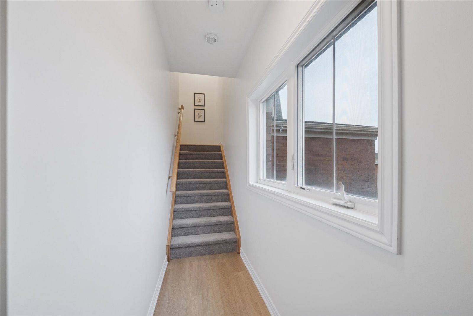 Oshawa, ON L1H 5S7,485 Beresford PATH #6