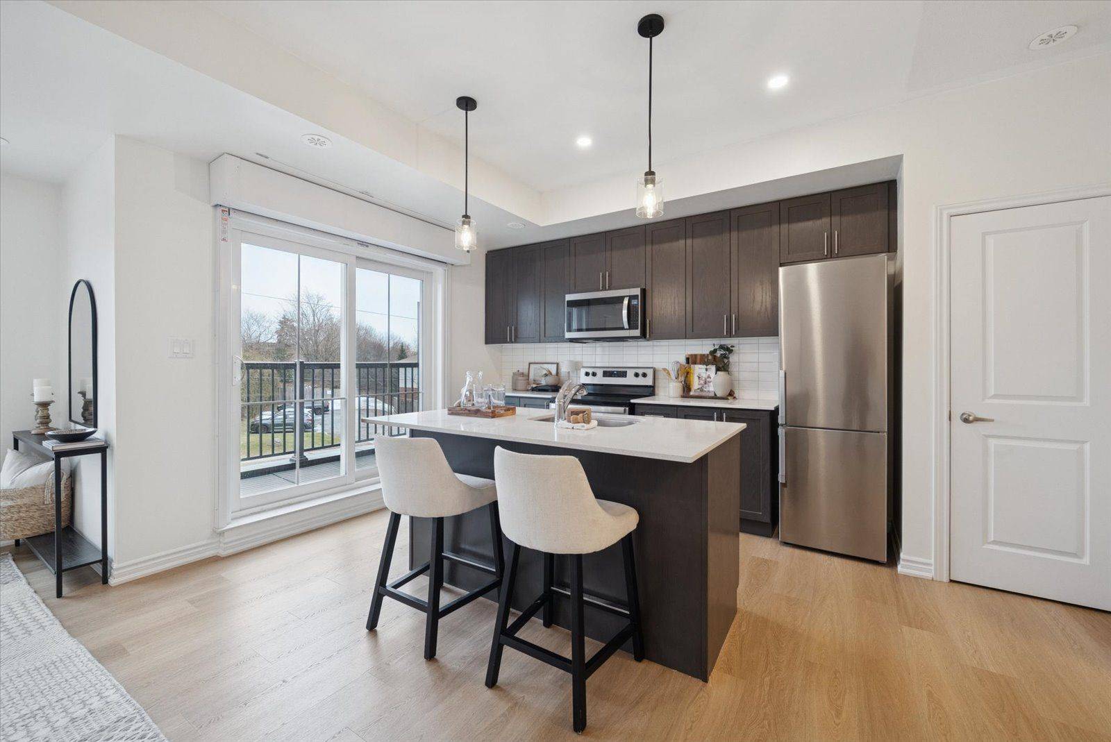 Oshawa, ON L1H 5S7,485 Beresford PATH #6