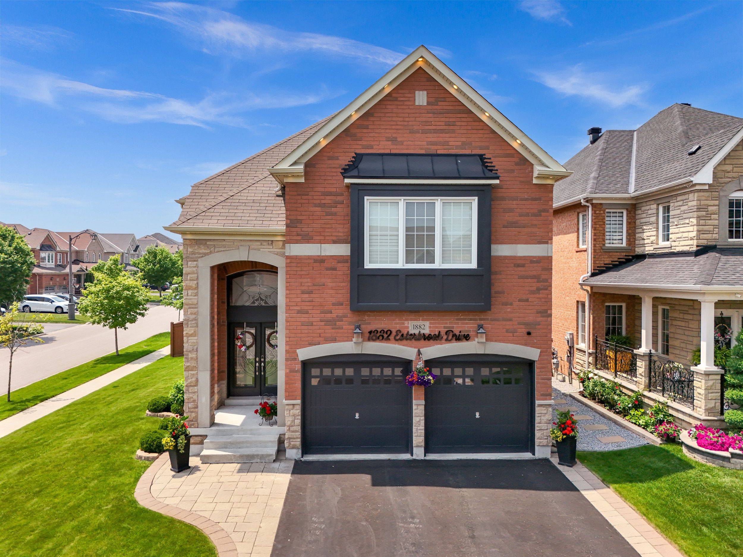 Oshawa, ON L1K 0N4,1882 Esterbrook DR