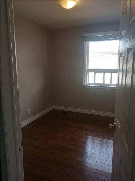 Toronto E08, ON M1J 1Z7,19 Savarin ST