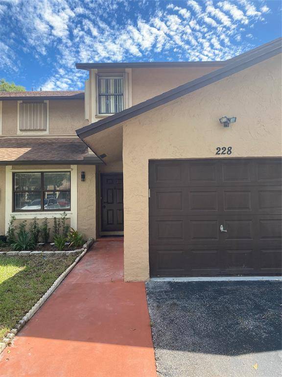 Sunrise, FL 33326,228 Lakeside Cir #228