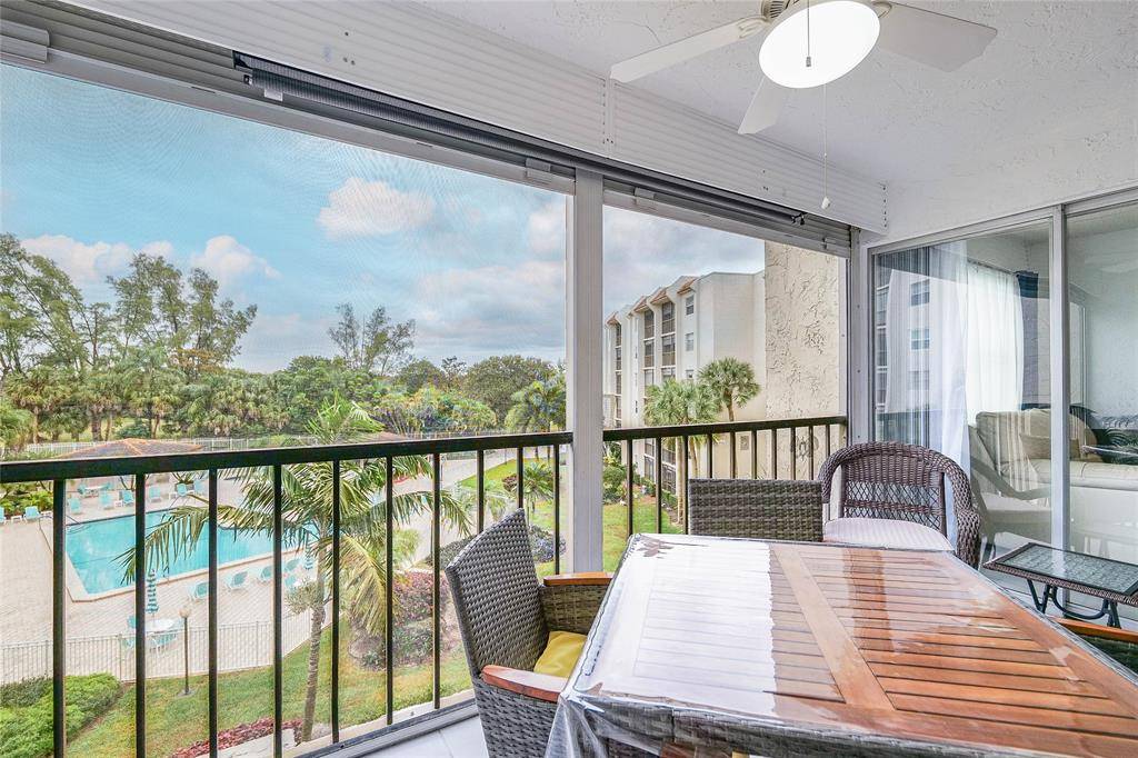 Lauderhill, FL 33319,3930 Inverrary Blvd #407-D