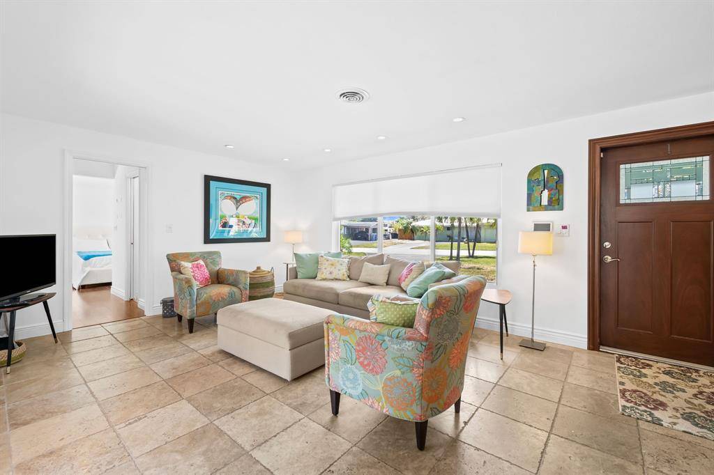 Pompano Beach, FL 33060,261 SW 18th Ct