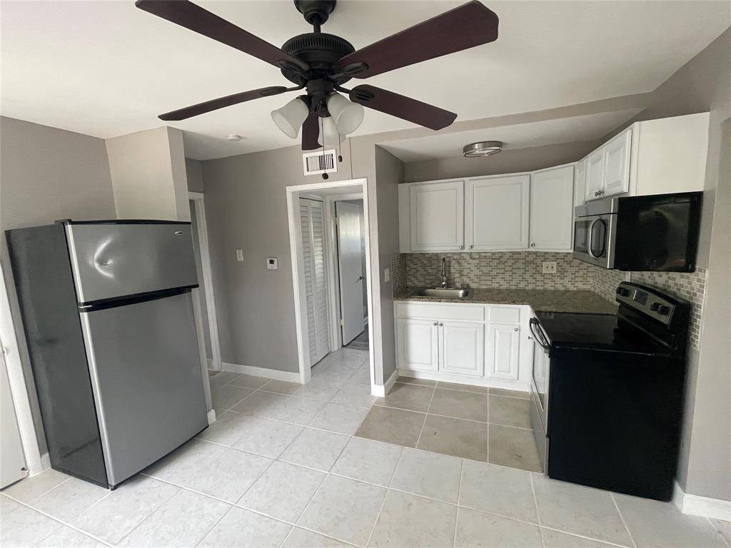 Oakland Park, FL 33334,3361 NE 16th Ave