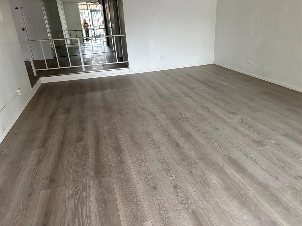 Lauderhill, FL 33319,3710 Inverrary Dr #1Y