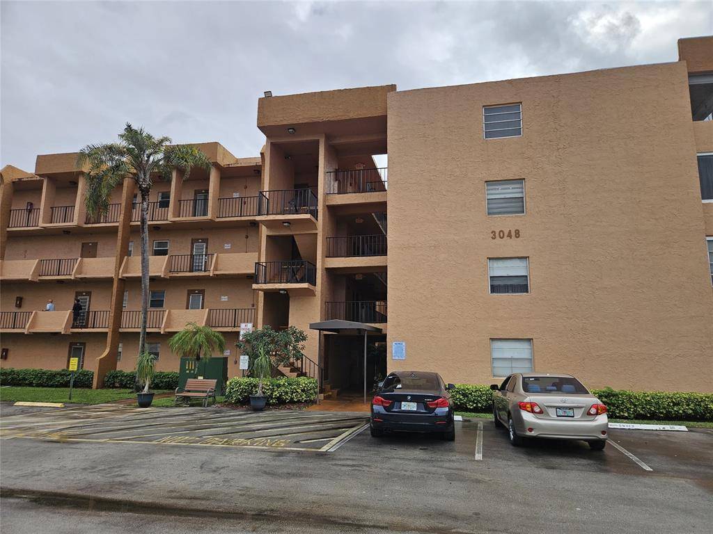 Sunrise, FL 33322,3048 E Sunrise Lakes Dr #316