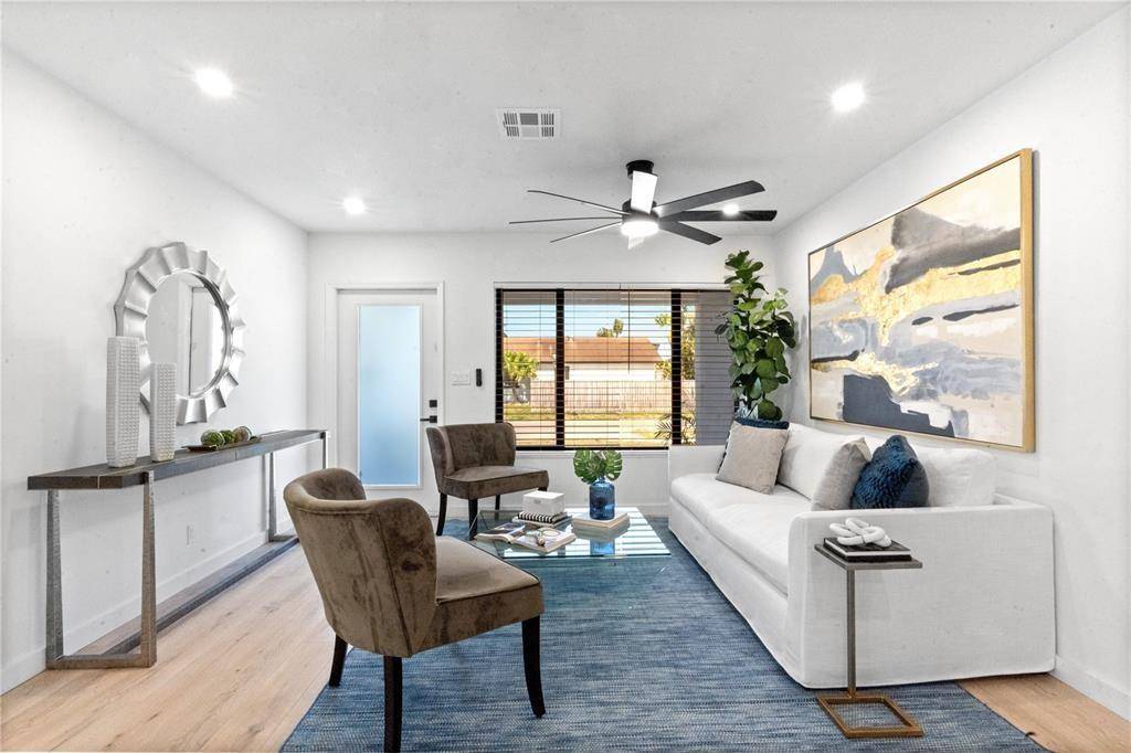 Hollywood, FL 33004,48 SE 7th St