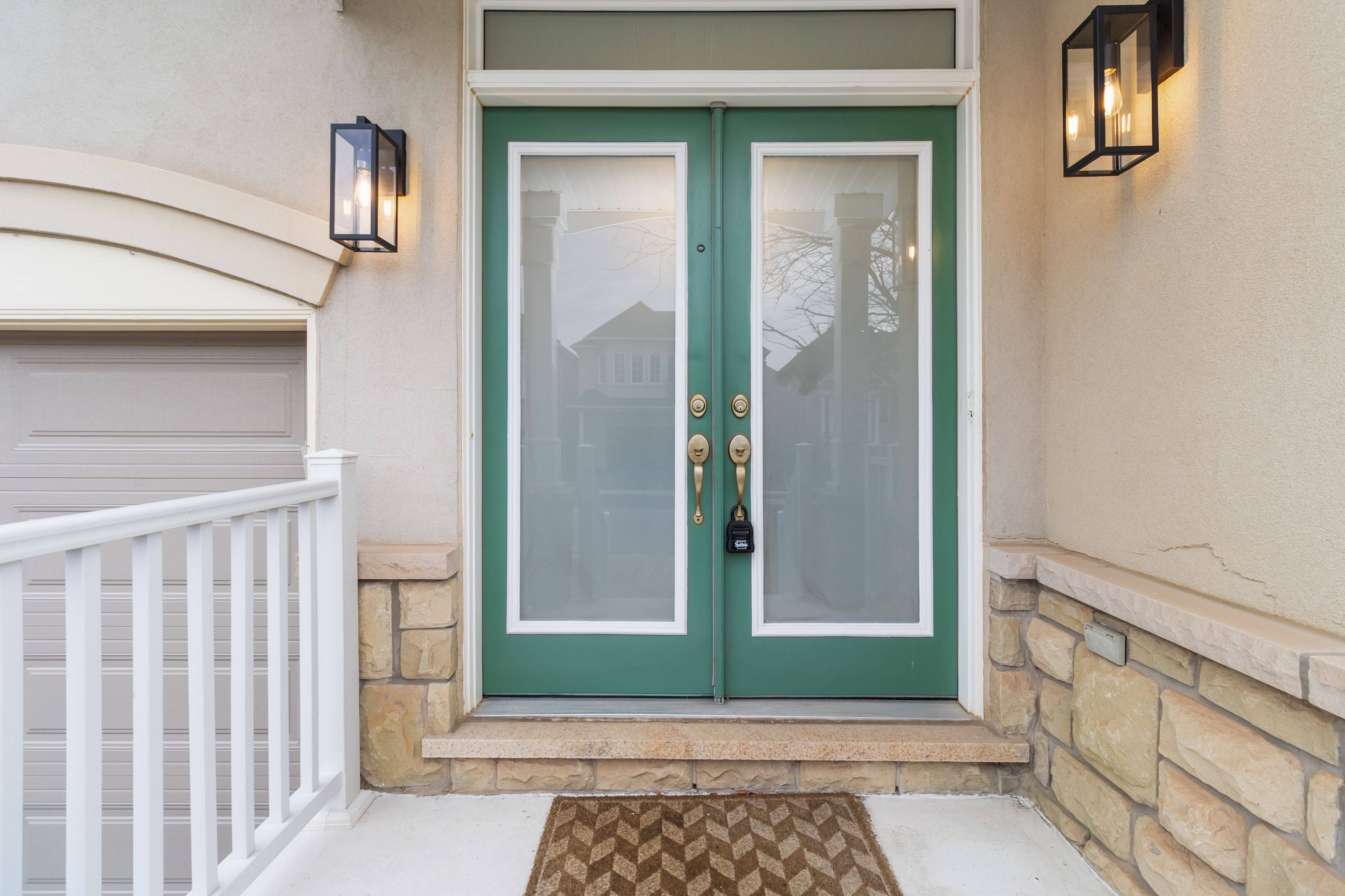 Oakville, ON L6M 0K2,3301 Skipton LN